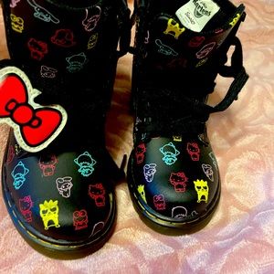 Brand new hello kitty 🍒💖Doc’s never worn!!!!!no 📦 box